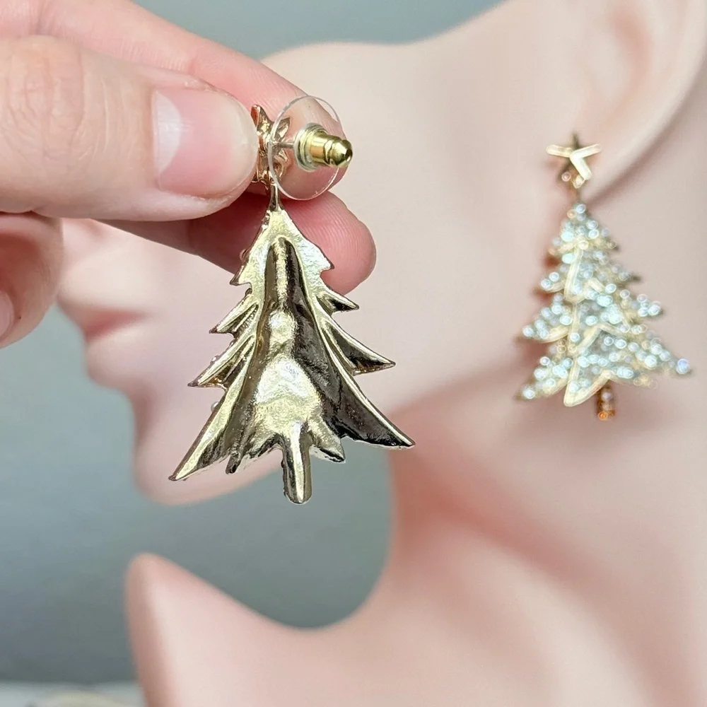 ⚜️ Elegant Christmas Tree Earrings with Cubic Zirconia 💎